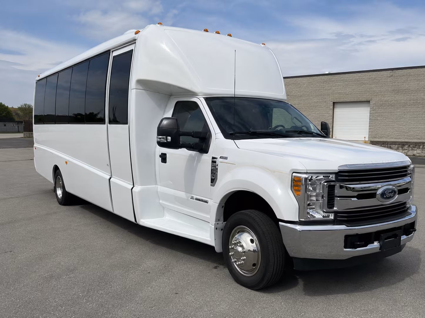 minibus and charter bus rentals to bellevue museums and kidsquest